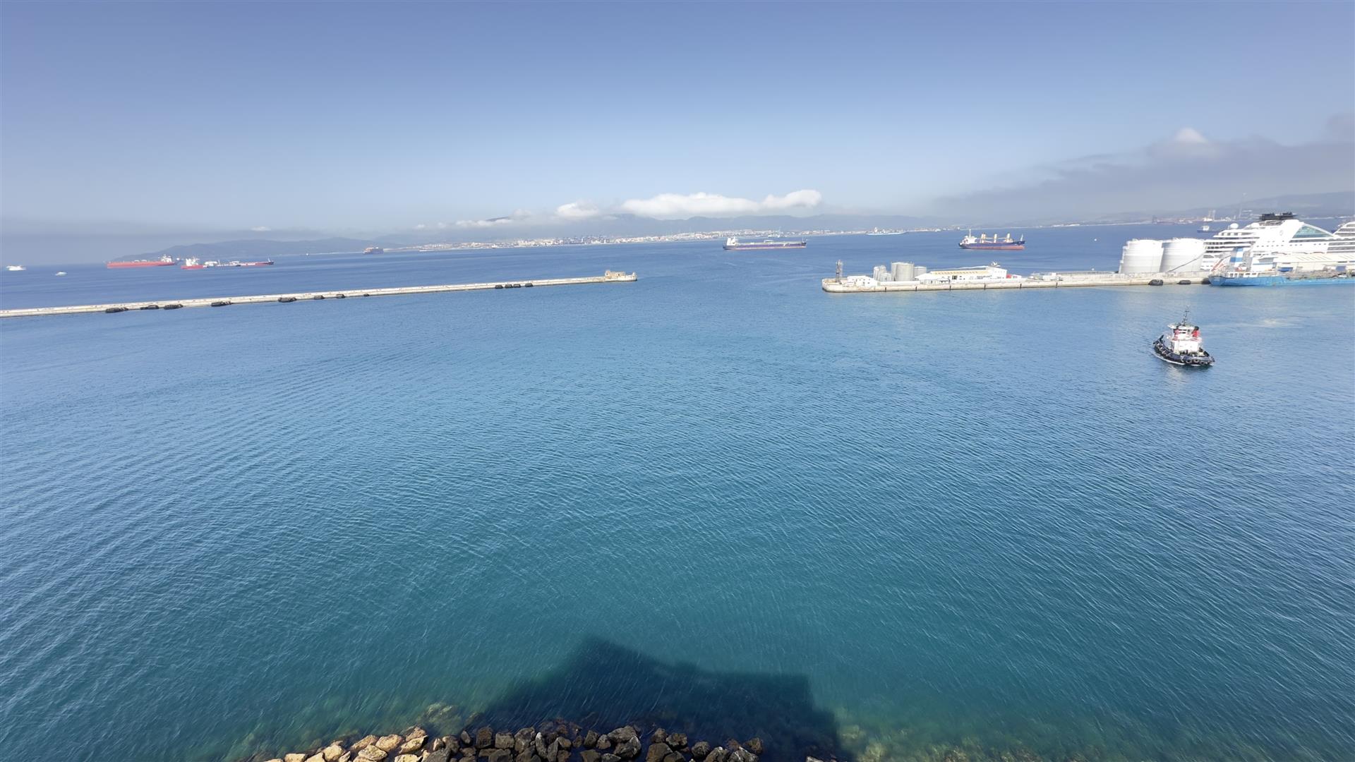 Image of Apartment - 4 Bedrooms - 2 Bathrooms for Rental in Europlaza-Gibraltar, Image 7